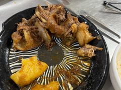 -粘豆包柴火铁锅炖
