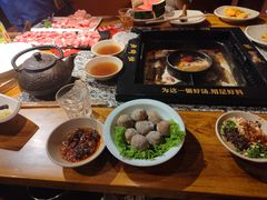 -老牌坊云南鱼豆花火锅(哈西万达店)