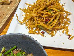 -莲餐厅·湖北菜·潜江小龙虾店(愚园路店)