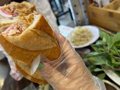 -Bánh Mì Huynh Hoa