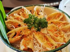 -Chom Cafe and Restaurant