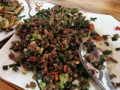 炒见手青-阿葉农家饭店