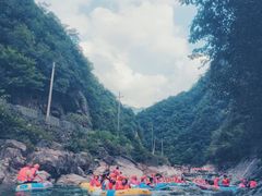 -安吉龙王山峡谷漂流