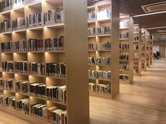 -漕河泾街道图书馆(漕河泾社区文化活动中心店)