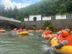 -安吉龙王山峡谷漂流