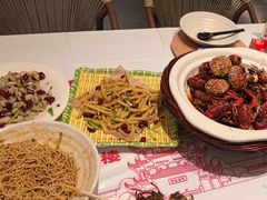 -肥肥虾庄·金牌油焖大虾(汉口城市广场店)