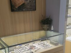 -视野联行眼镜·蔡司·尼康·授权优选门店(青浦宝龙店)