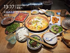 酸辣锅底-洱火云南酸菜牛肉火锅(石景山当代商城店)