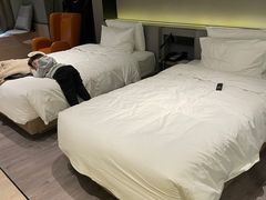 -上海虹桥中心爱琴海亚朵S酒店