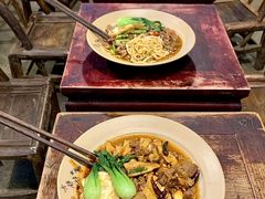 -方铲铲·成都板凳面(滨江银泰店)