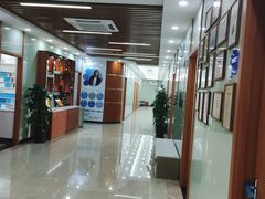 -茂菊口腔连锁(浦东南路店)