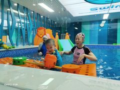 -Swim斯卫姆国际儿童游泳中心(红博中央公园店)