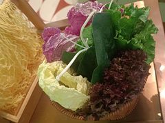 -洪氏嗨捞·广东猪肚鸡·椰子鸡火锅(西咸万象城店)