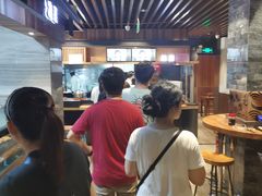 -亮亮面馆(经六路店)