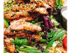 照烧鸡肉配牛油果拉法沙拉-HELLO 27 意面·沙拉·帕尼尼