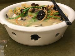 -东豪园林海鲜酒家(南港路辅路店)