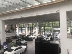 -上海星瀚奔驰4S店(红柳路店)