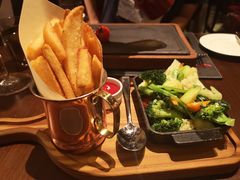 -恰餐厅及酒吧 CHAR Bar & Grill (北京丽都皇冠假日店)