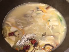 -咕嘟草帽鱼·牛奶一样的鲜鱼汤(天鹅湖万达广场店)