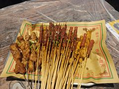 -老街烧烤大排档·地道湖北菜·龙虾馆(汉口火车站店)