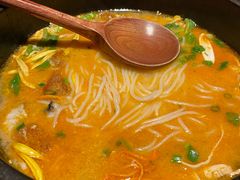 -银米·云南传统过桥米线(双廊黑金冠店)