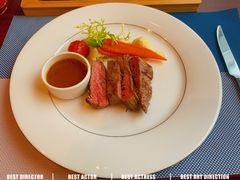 -香格里拉鱼跃地中海西餐厅·牛排披萨