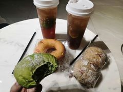 -顶东面包花园·生日蛋糕(世博店)