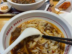 招牌红烧牛肉米粉-呷佬·长沙手工米粉(金沙江路店)
