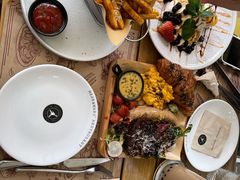 -Mark&Mars Restaurant