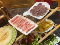 -有一锅·野生菌黑山羊腊排骨火锅(古城北门店)