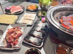 -围炉肉舍•炭烤活鳗•丹东海鲜烤肉(步行街店)