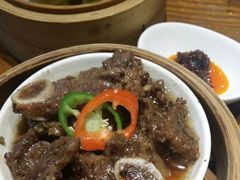 巴扎黑椒烧汁牛仔骨-巴扎美食·新疆菜·西域歌舞表演餐厅(新疆大厦店)