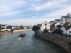 -顽啤熊·酒客酒馆(苏城夜景必选店)