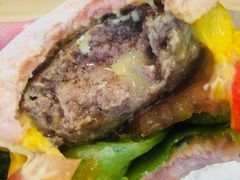 芝心手打牛肉堡-龙治汉堡(中华城店)