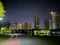 -万绿园