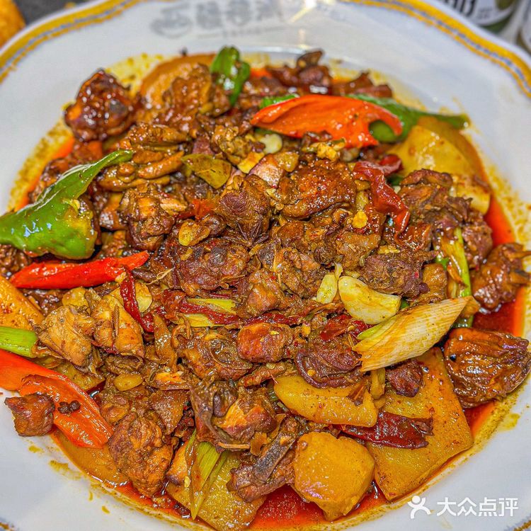 大盘鸡配皮带面，舒服🥹……