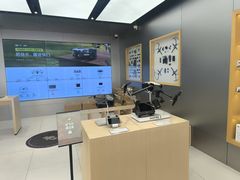 -DJI大疆(深圳华强北曼哈授权体验店)