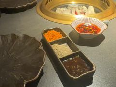 -铭牛烧肉·和牛海鲜自助(高新月牙湖店)