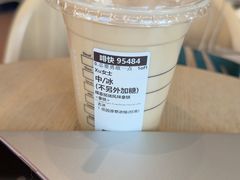 -星巴克臻选(莘庄仲盛店)