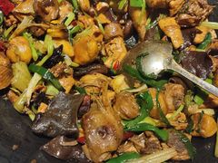 板栗黄焖鸡-漓江又一軒·广西菜·桂林米粉(梅林店)