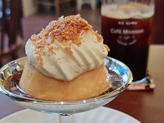 -Café Monson