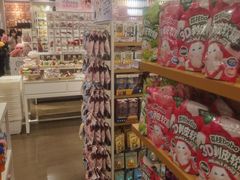 -名创优品(万达广场河东店)
