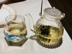 蜜桃乌龙茶-迦南苑·新派青岛菜·生日纪念日主题餐厅