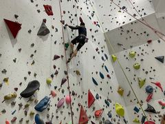 -山之巅攀岩馆(太古城店)