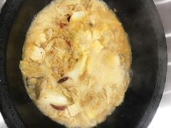 -粘豆包柴火铁锅炖