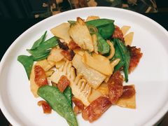 笋尖兰豆炒腊味-高第街56号港式餐厅·精选(世茂广场宽厚里大明湖店)