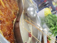 鸳鸯锅底-马路边边·成都串串(翠柏路店)