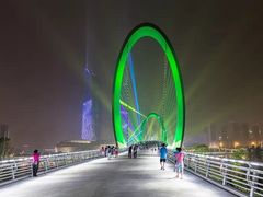 -南京眼步行桥