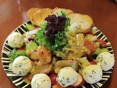 奶酪球沙拉-申德勒加油站餐厅(三里屯北小街店)