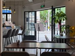 -Fridi Patisserie Cafe